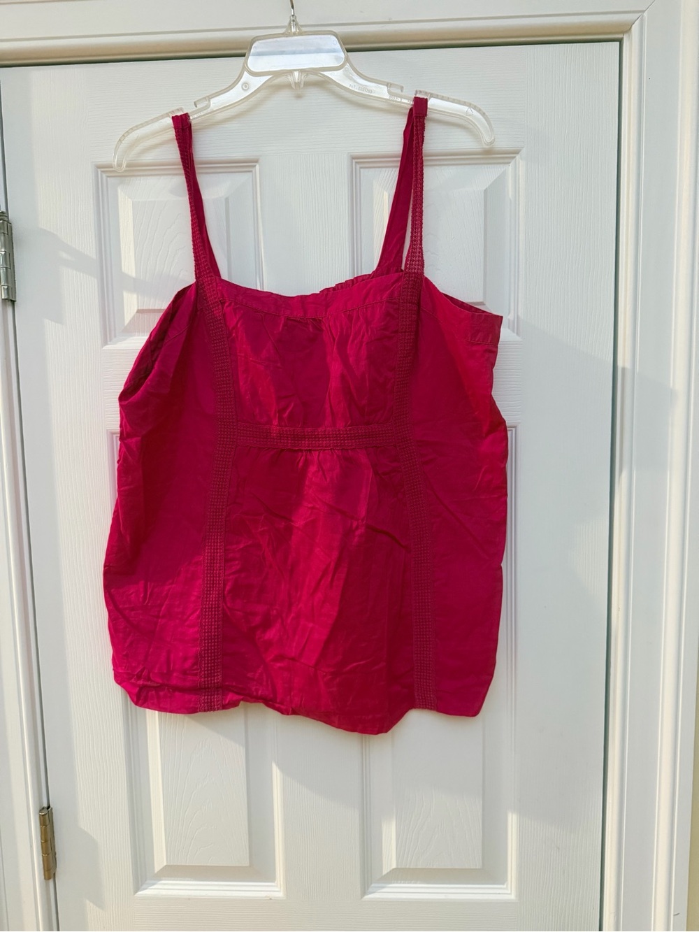 Ladies Size XL "Old Navy" Fuchsia Spaghetti Strap Camisole GUC